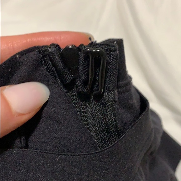 Medela Pumping Bra - Picture 5 of 5